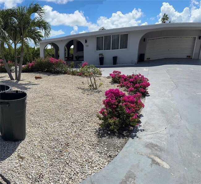 Building Photo - 1301 Grouper Dr