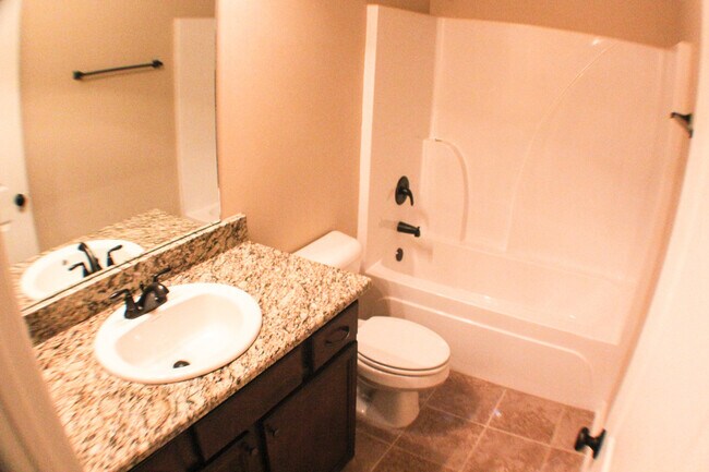 Building Photo - 4BR IN ZACHARY