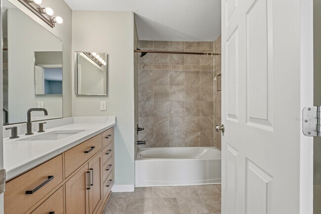 Building Photo - 9060 Gracious End Ct