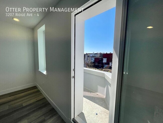 Building Photo - 3207 Ridge Ave