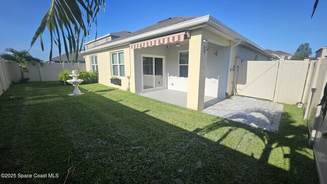 Building Photo - 965 Newton Cir