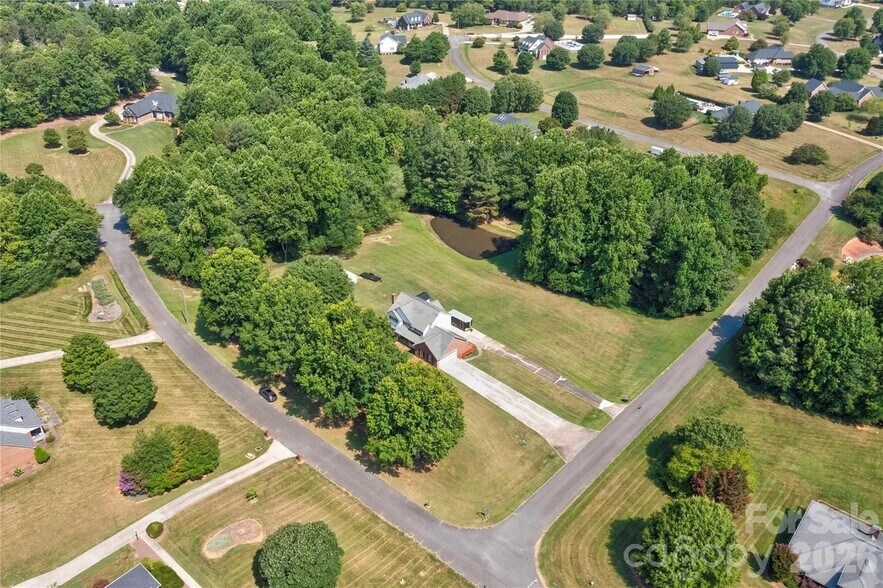 Building Photo - 3010 Eaker Dr