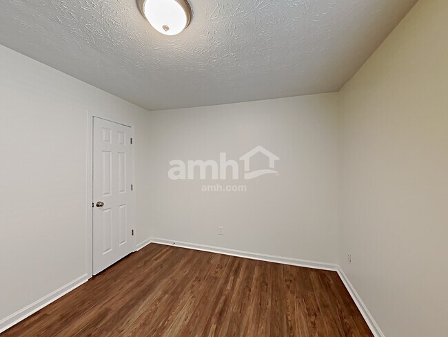 Building Photo - 949 Durham Way