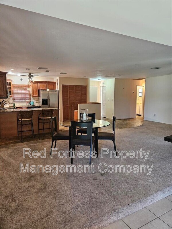 Building Photo - 4301 Island Cir