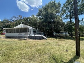 Building Photo - Cozy Lake View 2 Bed 1 Bath house for rent!
