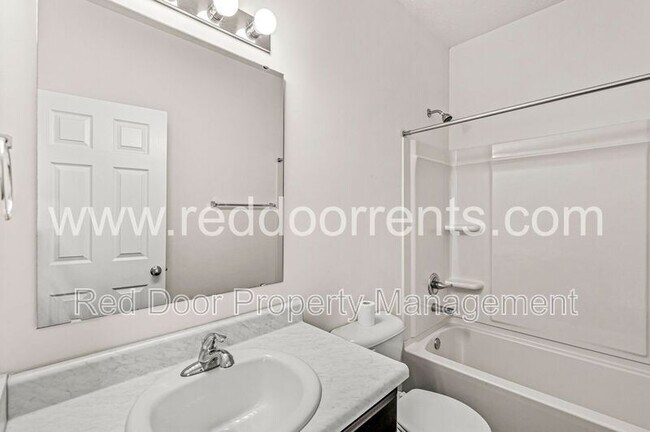 Building Photo - 4920 Penoyer Ln