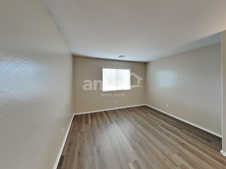 Building Photo - 15472 W Statler Cir