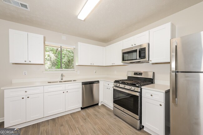 Building Photo - 3417 Little Beth Ct