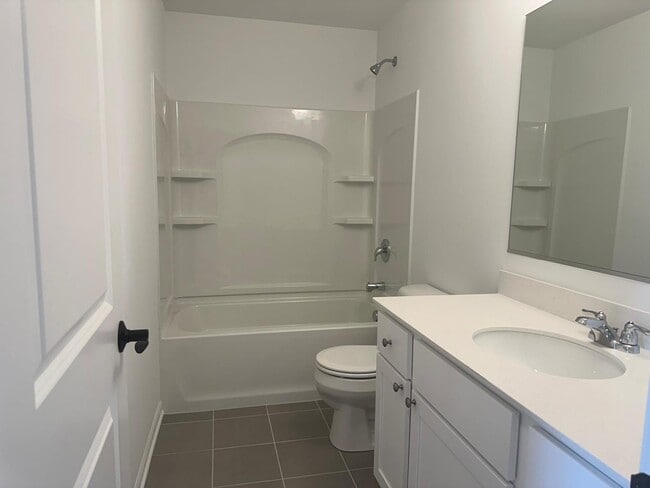 Building Photo - 1526 Albany St