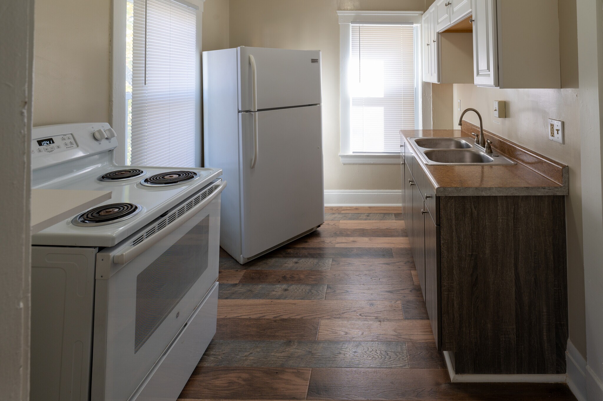 Kitchen - 1171 La Croix Ave