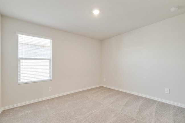 Building Photo - 4816 Hunter Hurst Dr