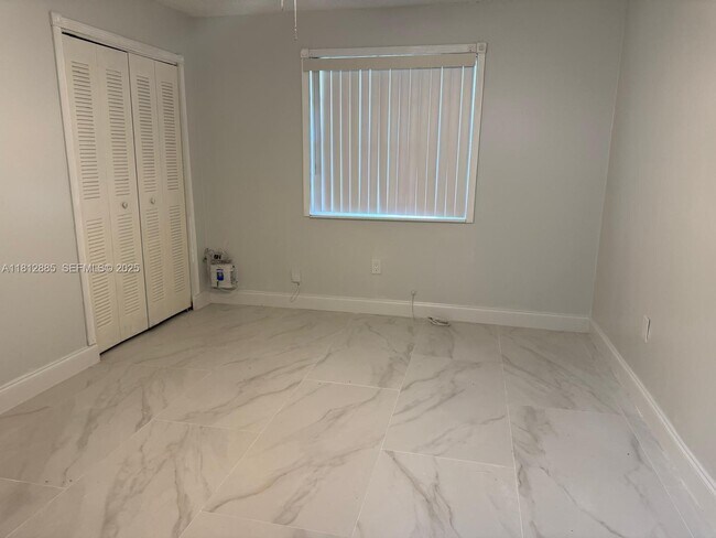 Building Photo - 1651 Van Buren St