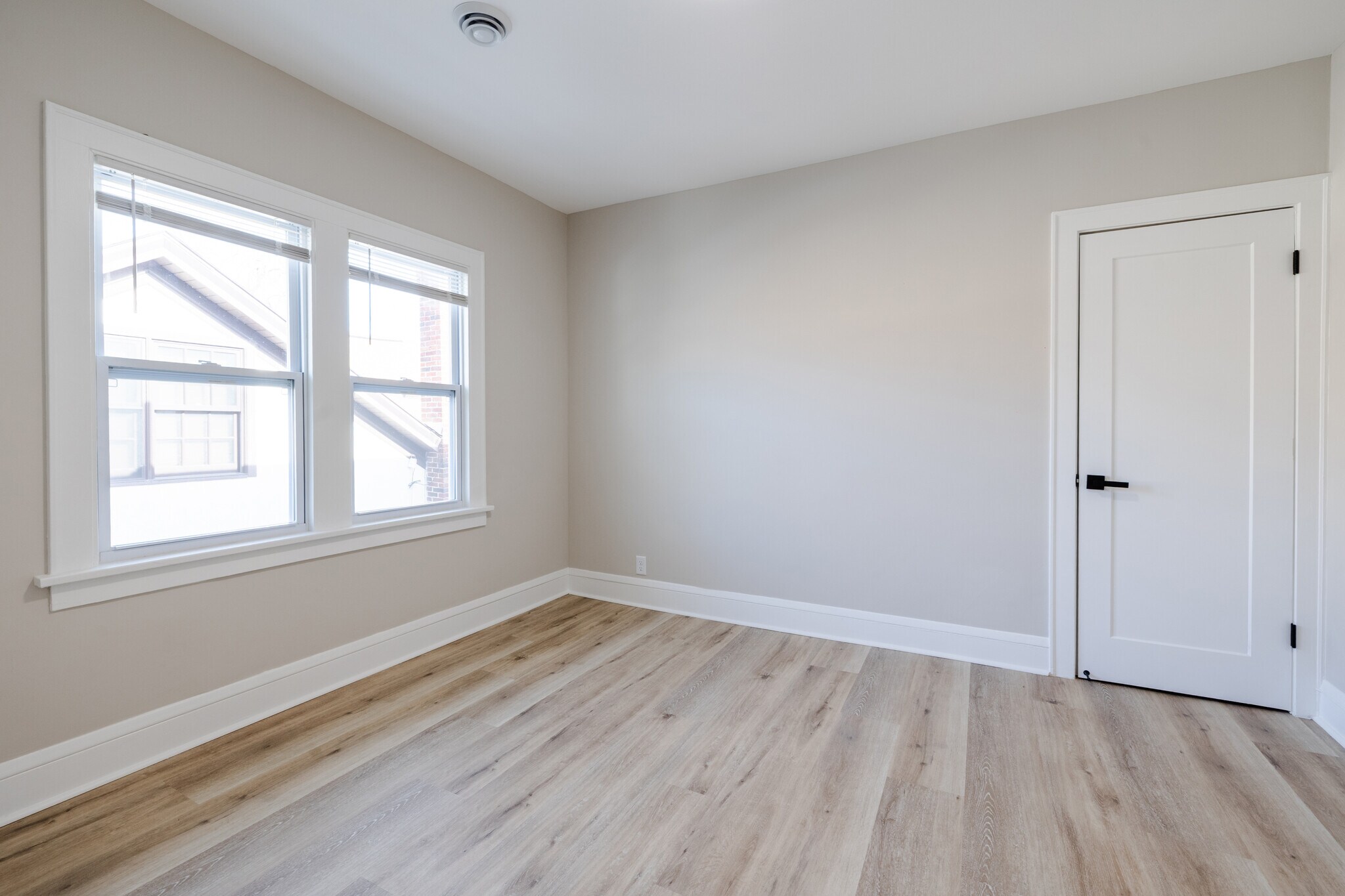 Building Photo - 4540 Garfield Ave