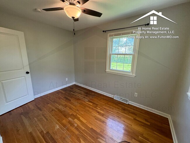 Building Photo - 1304 Bradley Ln
