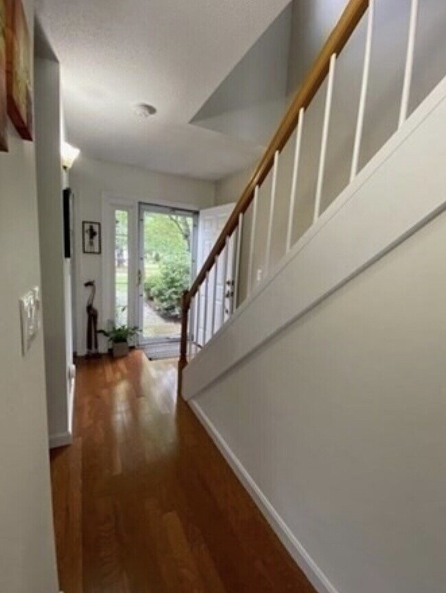 Building Photo - 10 Merganser Way