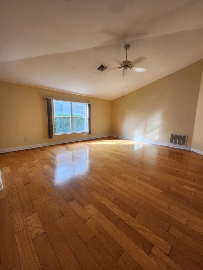 Building Photo - 12796 Vista Pine Cir