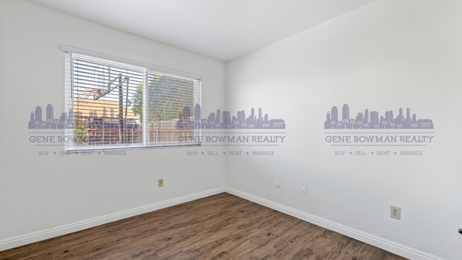 Building Photo - Beautiful 3 Bedroom / 2 Bathroom Home with Yard & 2-Car Garage – Conveniently Located in Paradise...