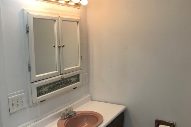 Building Photo - 2822 4th St NW