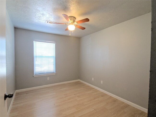 Building Photo - 5343 Cherie Crest Ct
