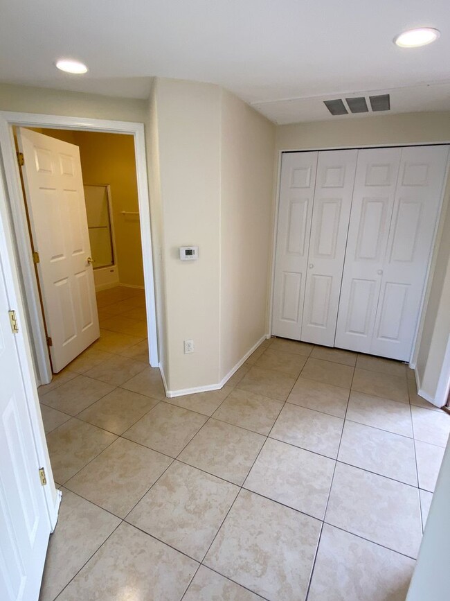 Building Photo - MAY MOVE IN SPECIAL - 1 Bedroom 1 Bath in ...