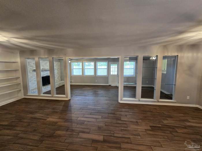 Building Photo - 3901 Croydon Rd