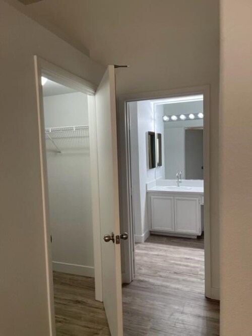 Building Photo - 2110 Los Feliz St