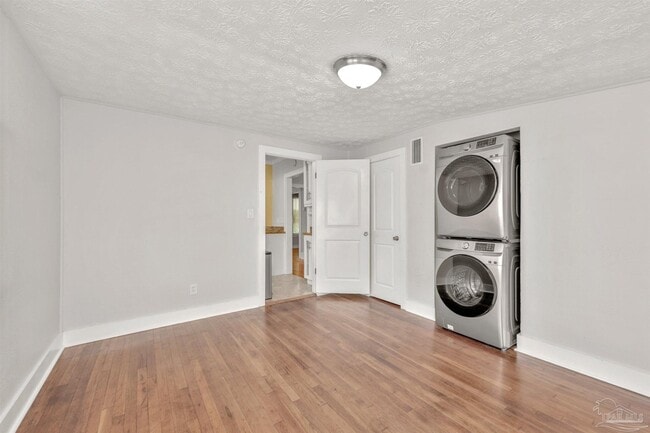 Building Photo - 1717 N 16th Ave