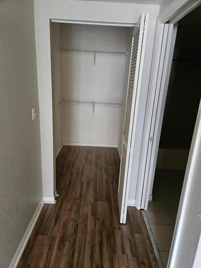 Building Photo - 6758 W Sample Rd