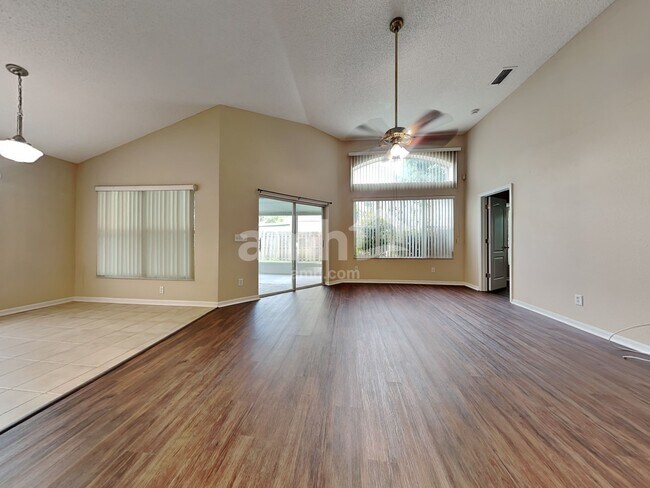 Building Photo - 1502 Scotch Pine Dr
