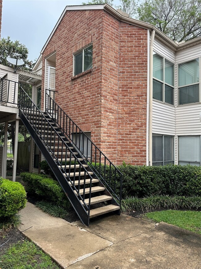 Building Photo - 10161 Oakberry St