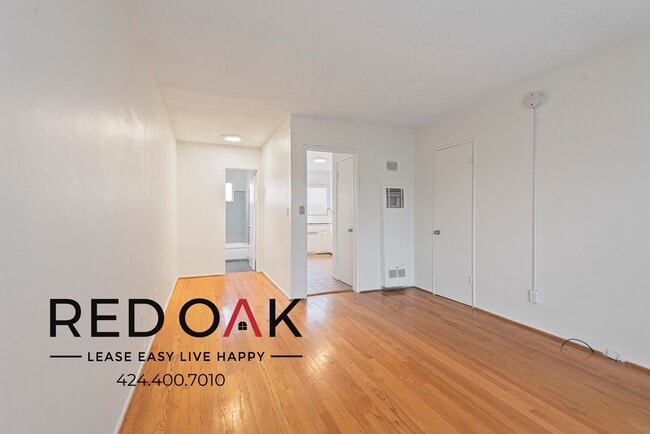 Building Photo - 825 Westbourne Dr