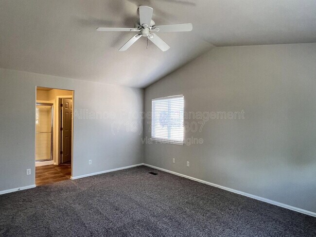 Building Photo - 5671 Vermillion Bluffs Dr
