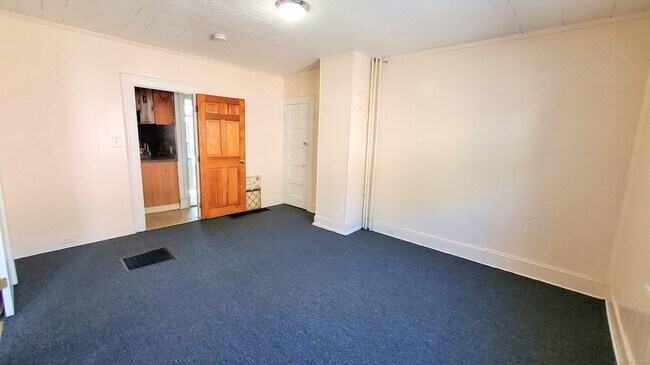Building Photo - 266 Falls Ave