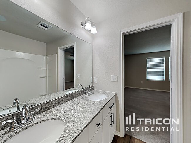 Building Photo - 6827 Freedom Hills