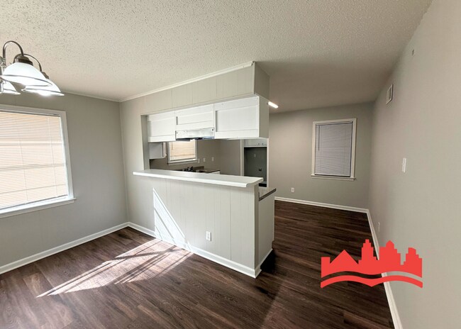 Building Photo - 2567 Thackery Dr