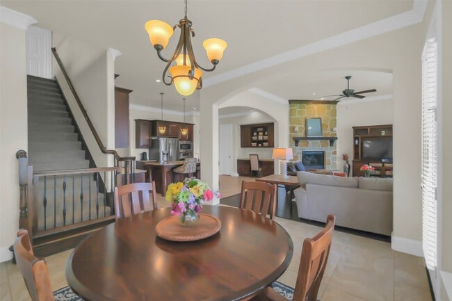 Building Photo - 2810 Red Maple Dr
