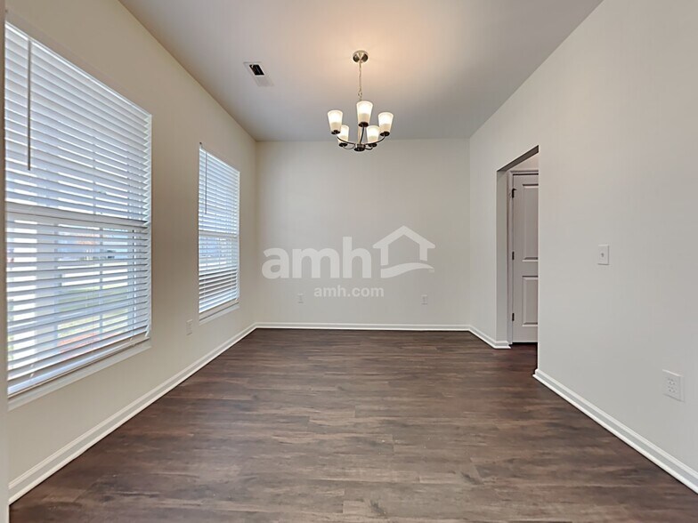 Building Photo - 136 Marinella Dr