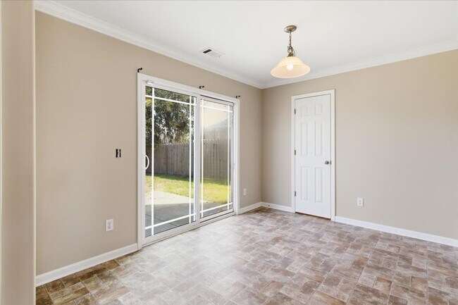 Building Photo - Private Backyard + Pet-Friendly Living Near Pooler & Savannah – Move-In Ready