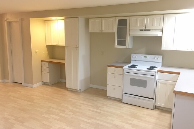 Interior Photo - Lakecrest