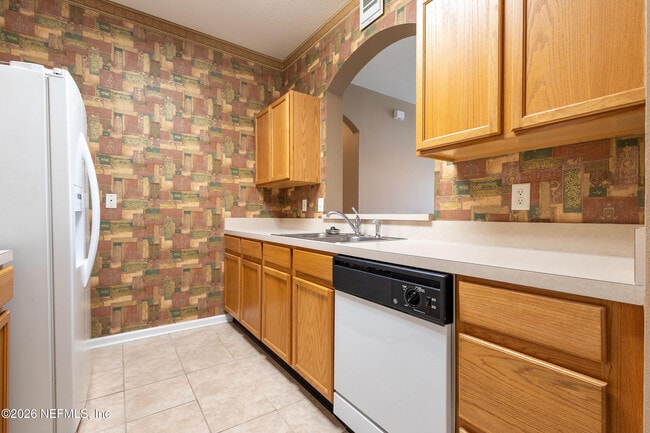 Building Photo - 7990 Baymeadows Cir E