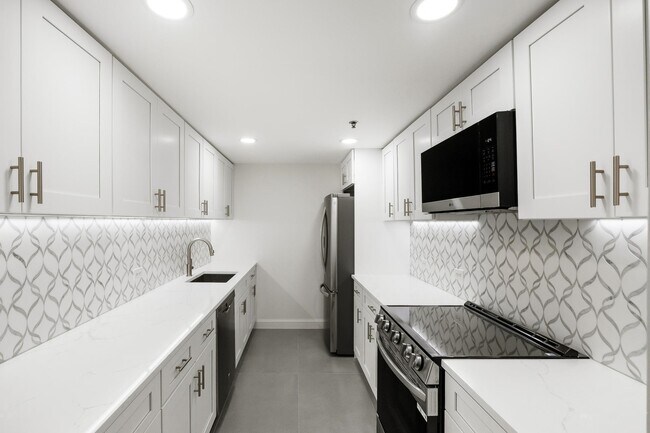 Building Photo - 2 Constitution Ct