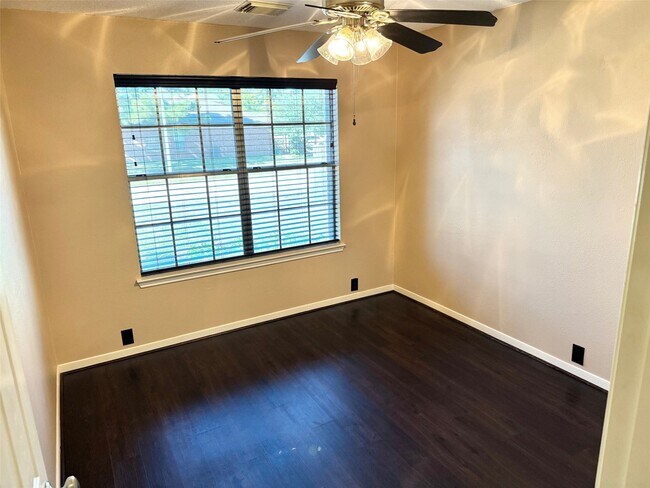 Building Photo - 19334 Wading River Dr