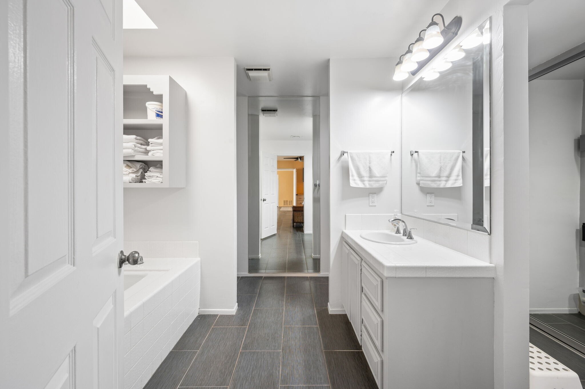 Building Photo - 78990 Bayside Ct