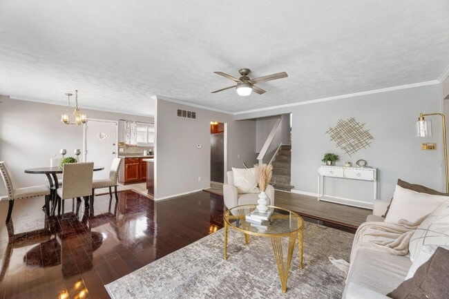 Building Photo - Miller Beach Living FREE Application Fee !