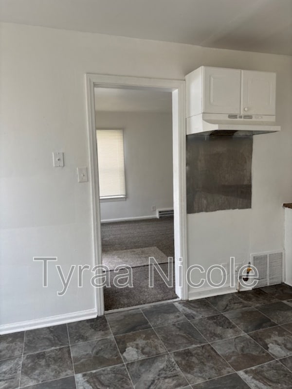 Building Photo - 18134 Vaughan St