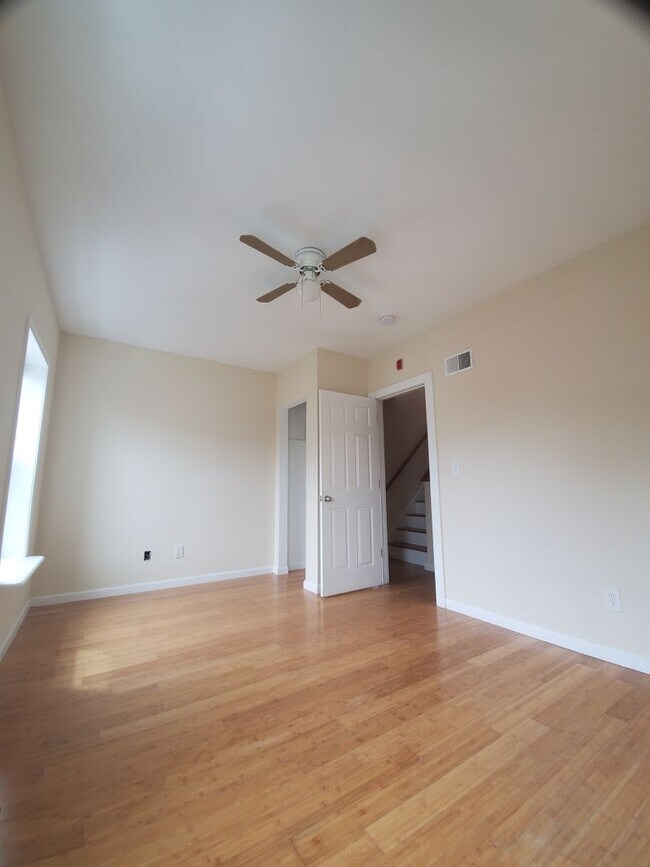 Building Photo - Make this your home today! Come rent with ...