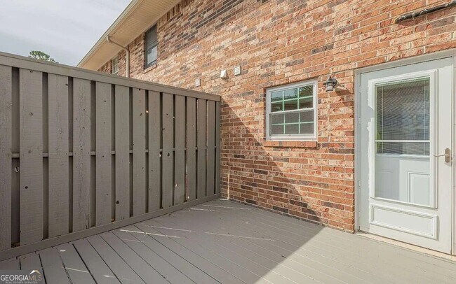 Building Photo - 1235 Riverside Dr
