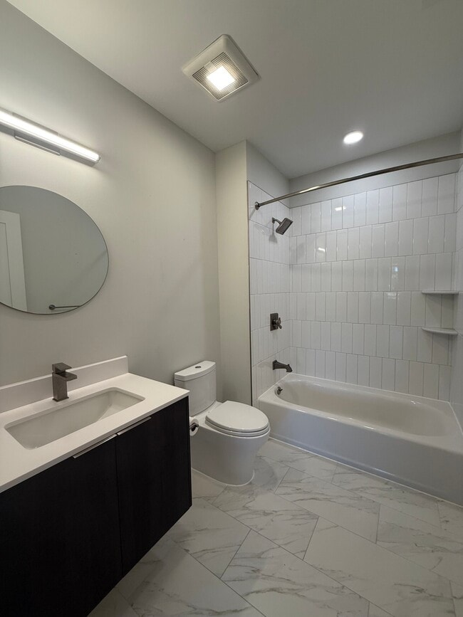 Building Photo - 152 Liverpool St