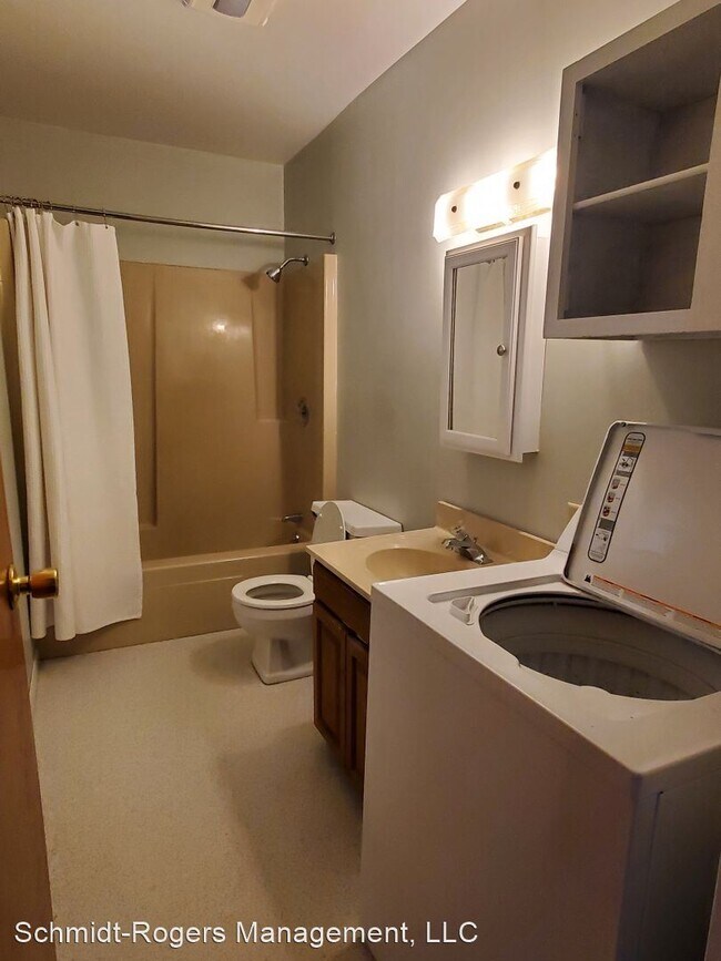 Building Photo - 3 br, 1 bath House - 216 Monroe Street