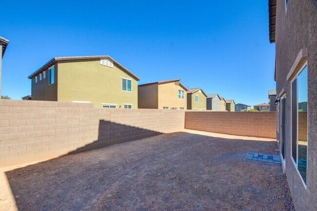 Building Photo - BRAND NEW BEAUTIFUL 4 BEDROOM!